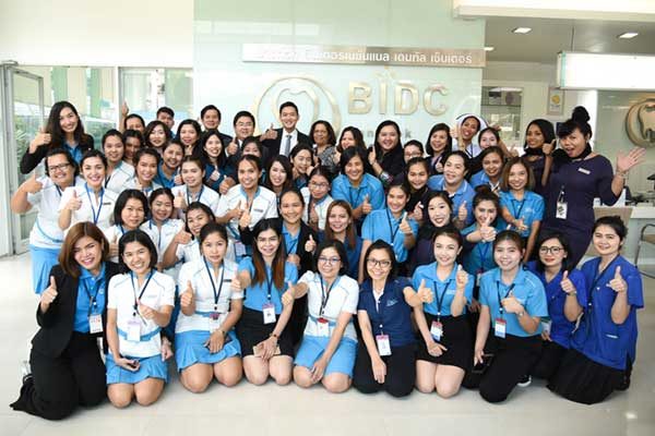 ดาราจัดฟันแบบไหน